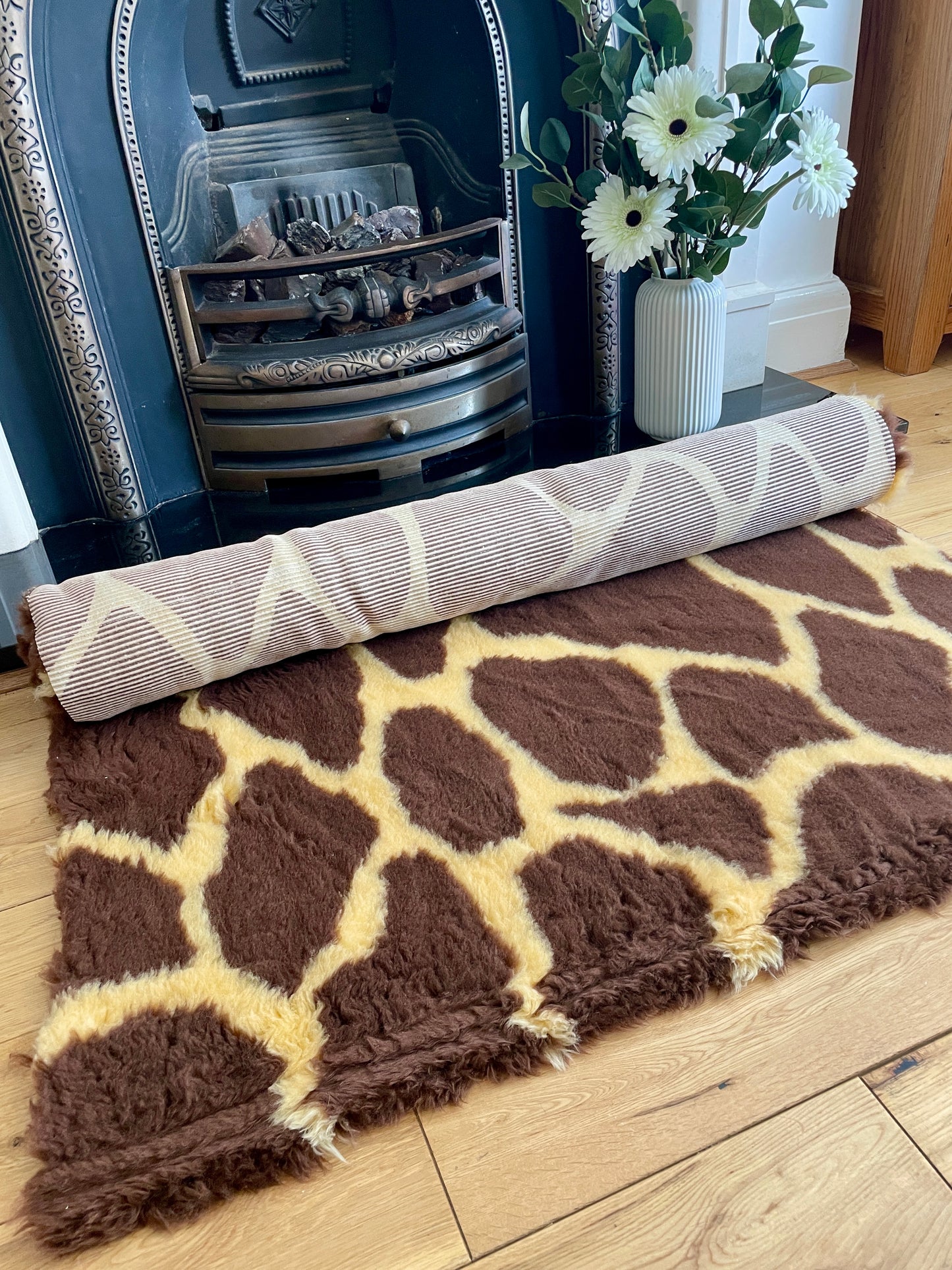 Giraffe Print Premium Non Slip Vet Bedding