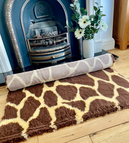 Giraffe Print Premium Non Slip Vet Bedding